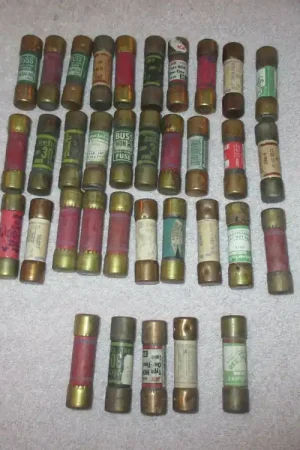 (35) Mixed Brands 30 Amp Non 30 / One Time Fuse (Fuses) High Quality
