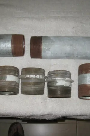 (8) Piece Assortment 2 1/2" Pipe Nipples Popular